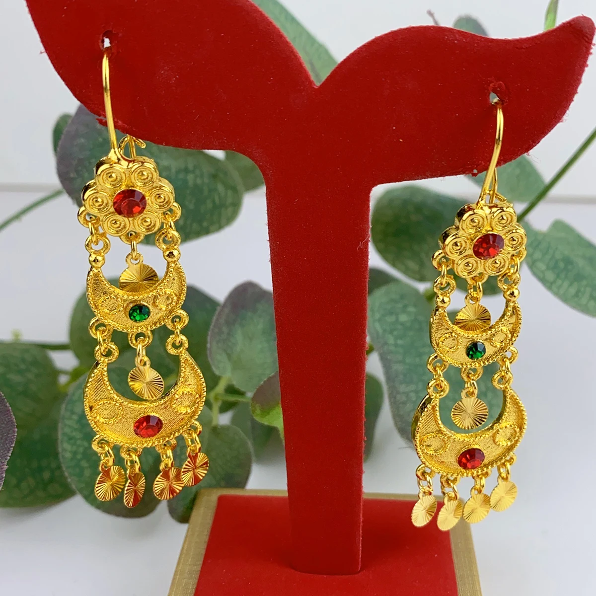 Women Accessories Dubai - Boucles d'oreilles indiennes pendantes, bijoux pour