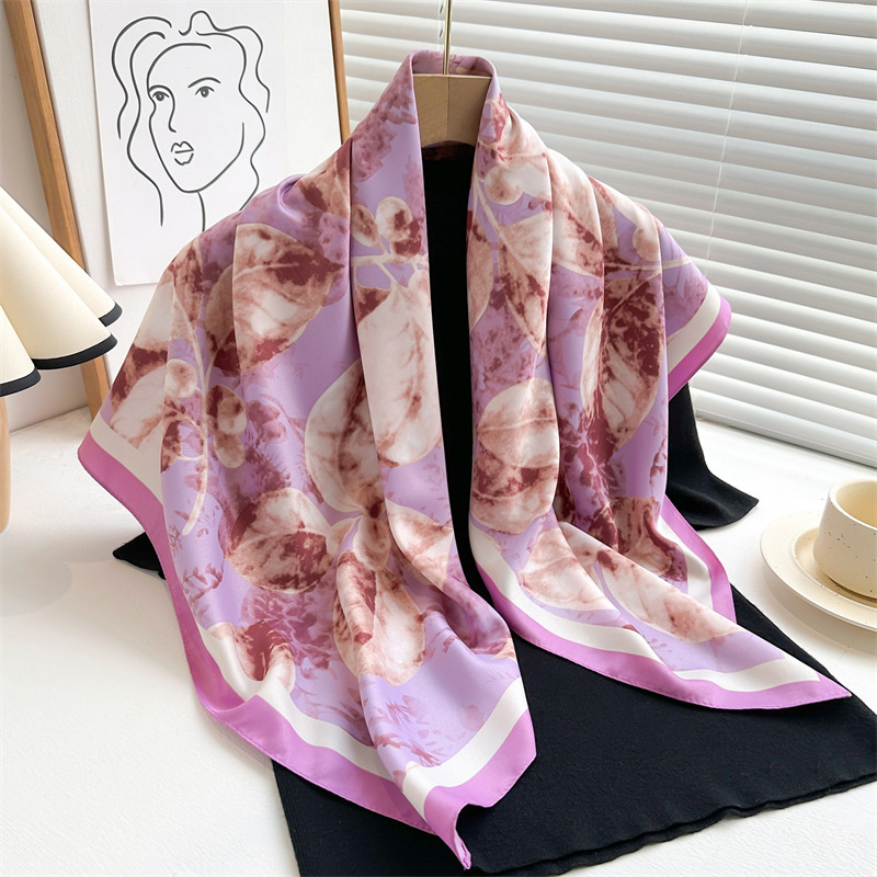 Silk Scarf Square - Grand Foulard Carré Imprimé Rétro de
