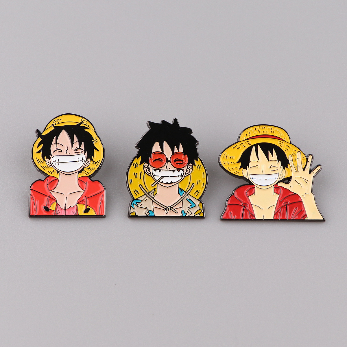Broche en émail d'anime Aventu - Women'S Accessories Clothing avis et prix